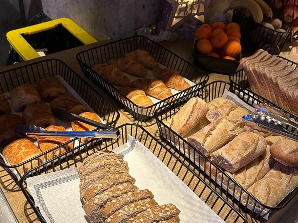Ibis Budget Nantes Nord Saint Herblain Restaurant foto