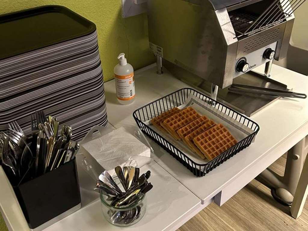 Ibis Budget Nantes Nord Saint Herblain Restaurant foto