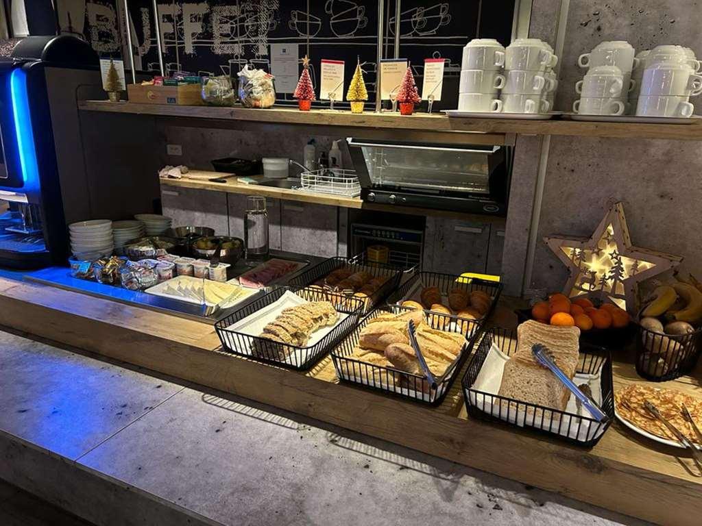 Ibis Budget Nantes Nord Saint Herblain Restaurant foto
